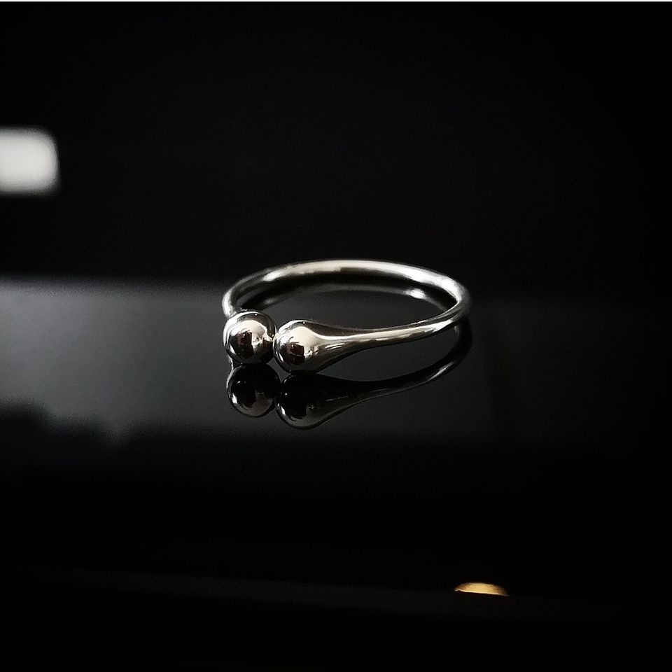 The drop Mini Ring Silver