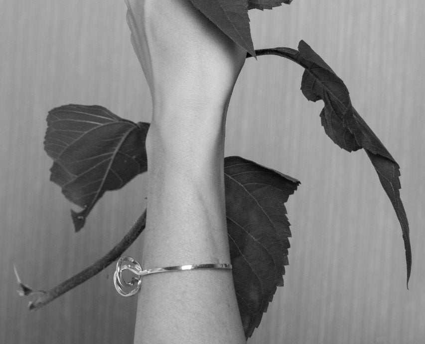 Loose Knot Armband
