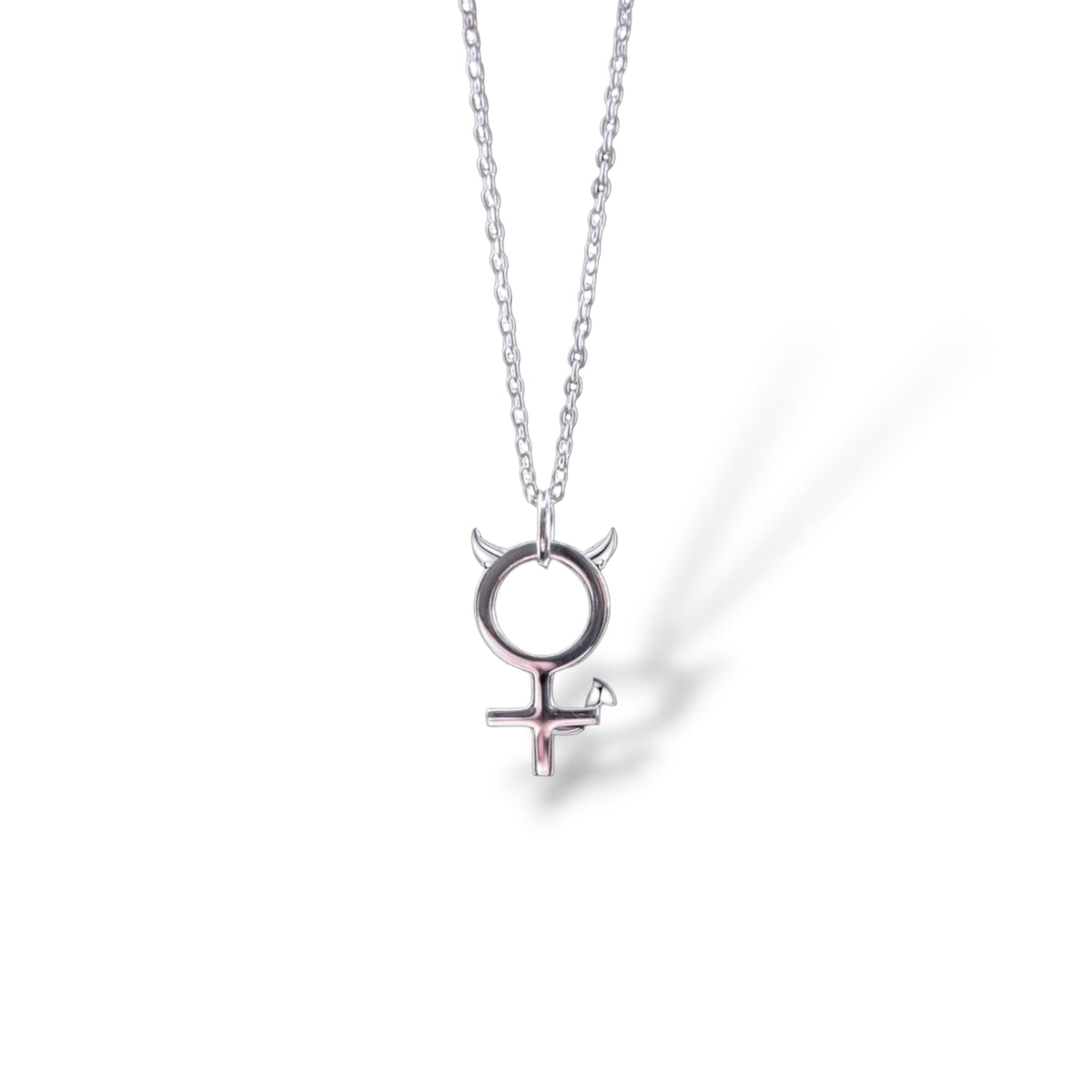 SHE DEVIL HALSBAND