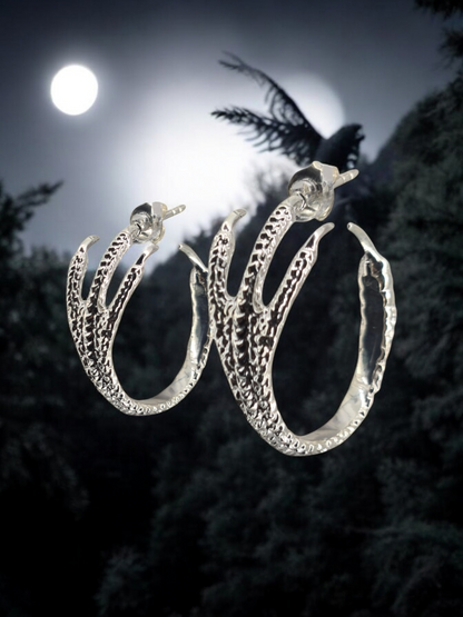 Raven claw hoop ear