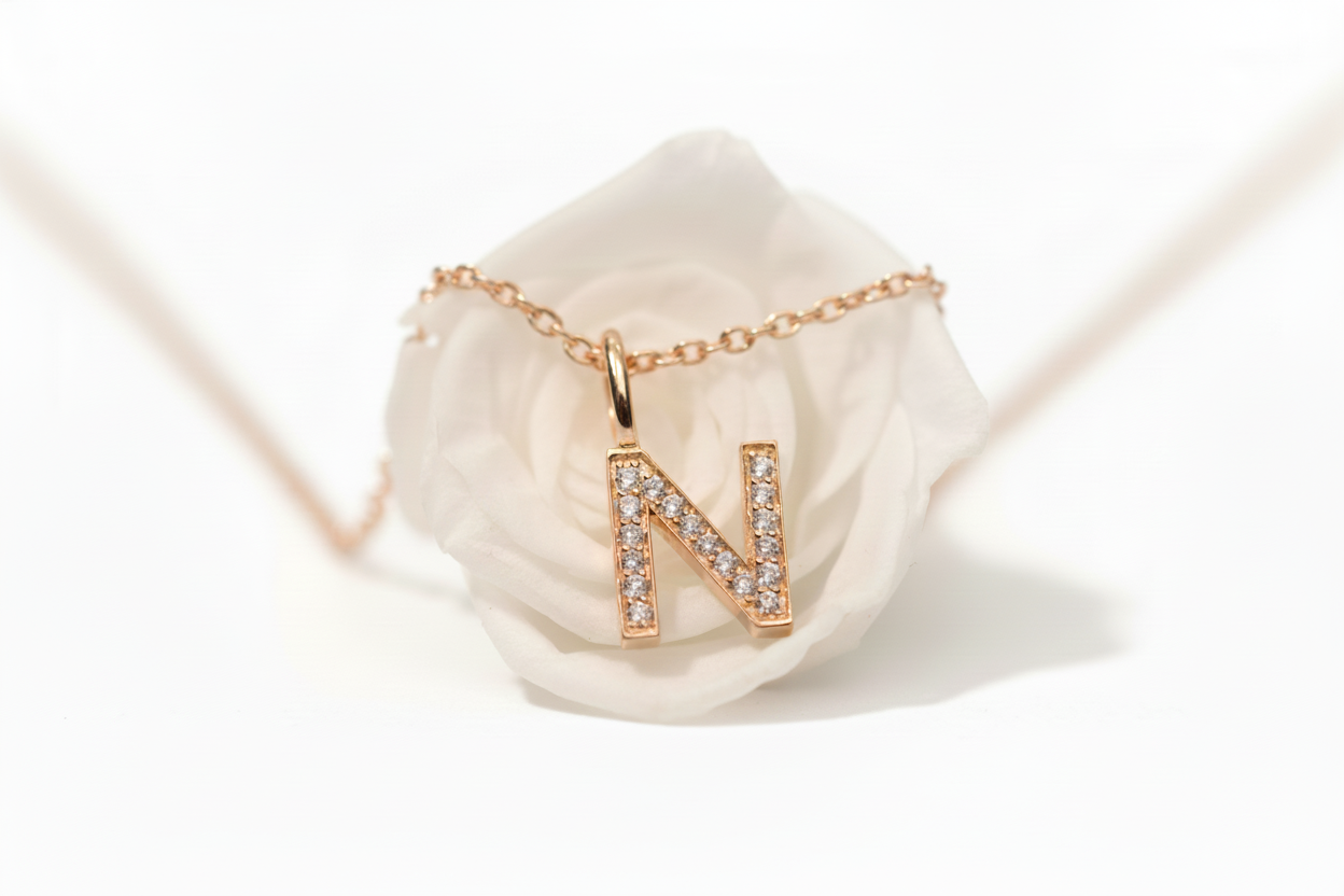 LETTER HÄNGE 18K RÖDGULD