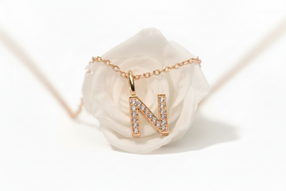 LETTER HÄNGE 18K RÖDGULD