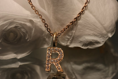 LETTER HÄNGE 18K RÖDGULD