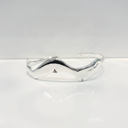 WOMAN ARMBAND