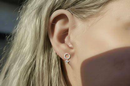 MINI SHE DIAMANT ÖRHÄNGEN 18K VITGULD