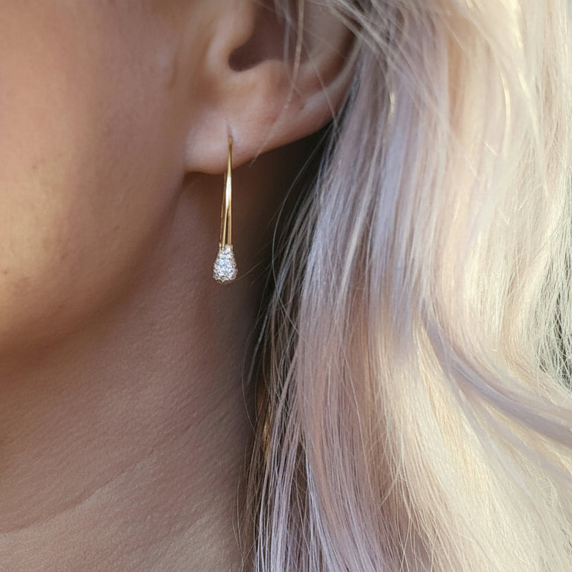 DROP MINI DIAMANT ÖRHÄNGEN 18K VITGULD