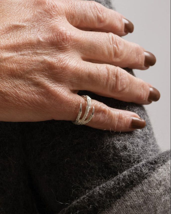 RAVEN RING