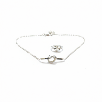 KNOT THE BOND HALSBAND