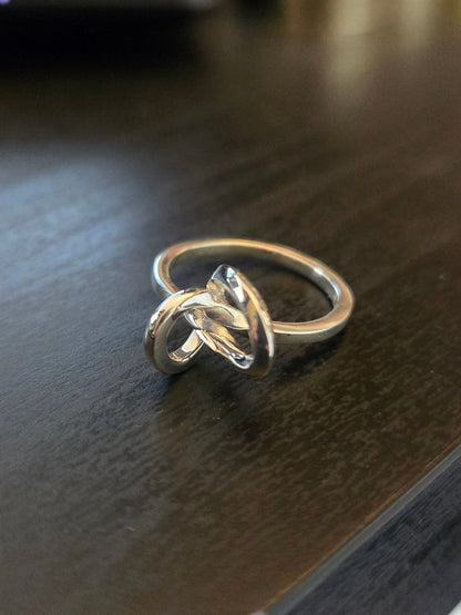 Knot Double ring